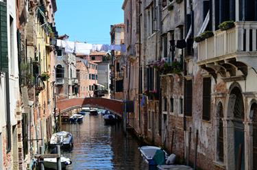 We explore Venice, DSE_8211_b_H490